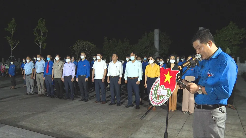 Hà Tĩnh: Tuổi trẻ thắp nến tri ân cố Tổng Bí thư Hà Huy Tập ảnh 2