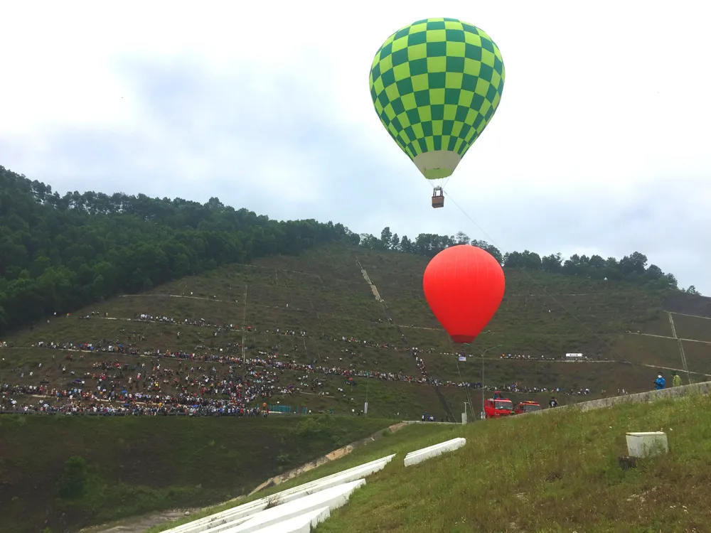 Hà Tĩnh: Trình diễn bay khinh khí cầu chào mừng SEA Games 31 ảnh 22