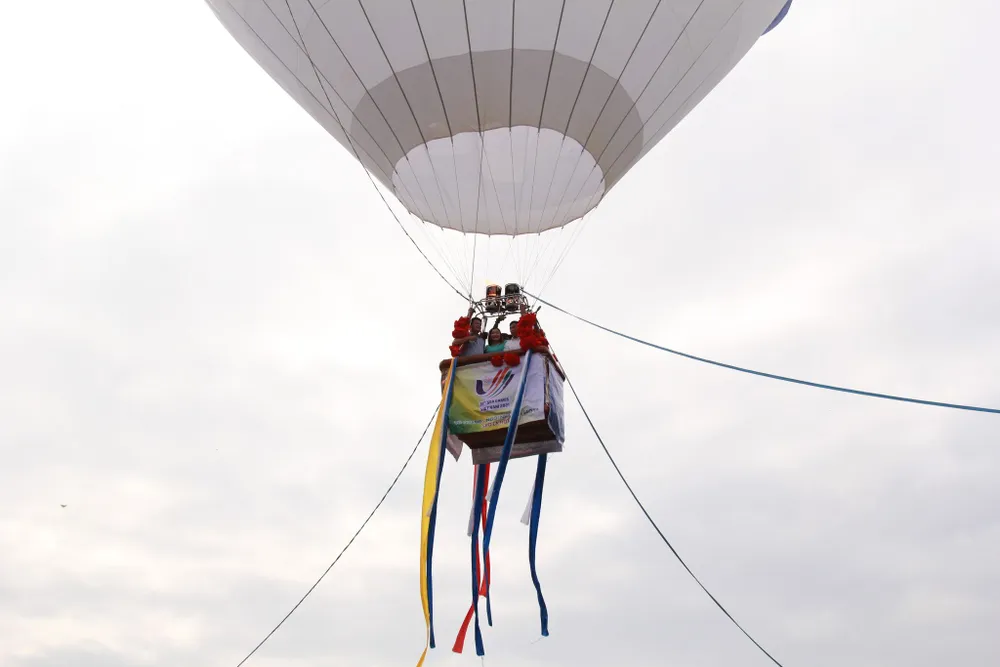 Hà Tĩnh: Trình diễn bay khinh khí cầu chào mừng SEA Games 31 ảnh 11