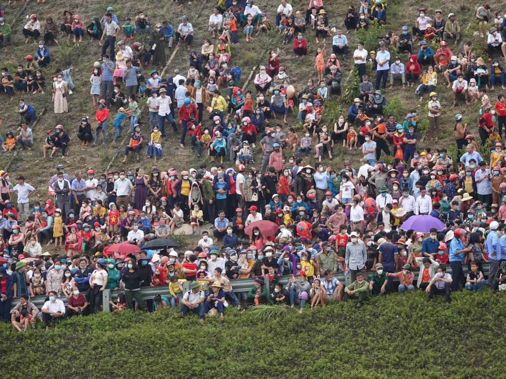 Hà Tĩnh: Trình diễn bay khinh khí cầu chào mừng SEA Games 31 ảnh 17