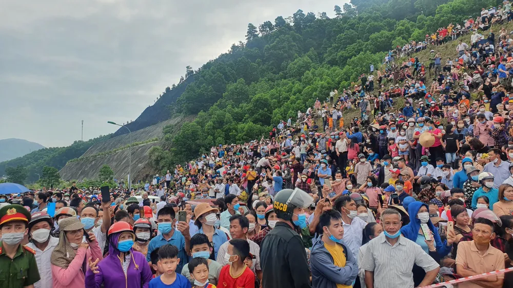 Hà Tĩnh: Trình diễn bay khinh khí cầu chào mừng SEA Games 31 ảnh 9