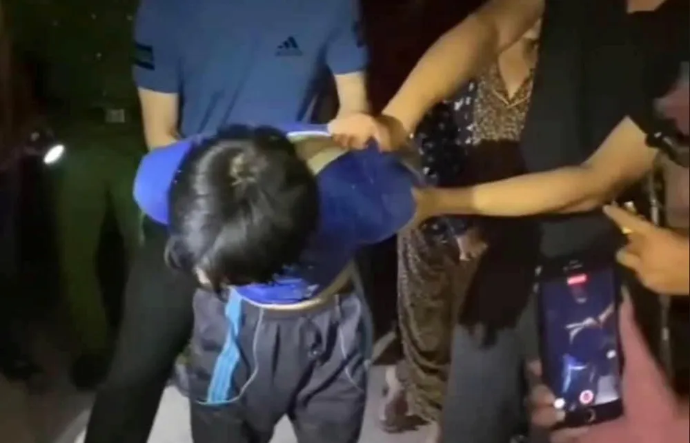 Lực lượng chức năng bắt giữ nghi phạm Thái Văn Hậu