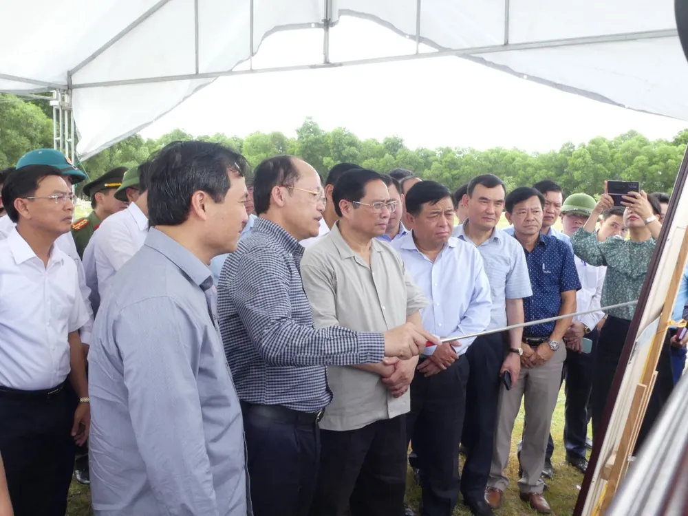 Thủ tướng Chính phủ khảo sát mỏ sắt Thạch Khê tại Hà Tĩnh ảnh 1