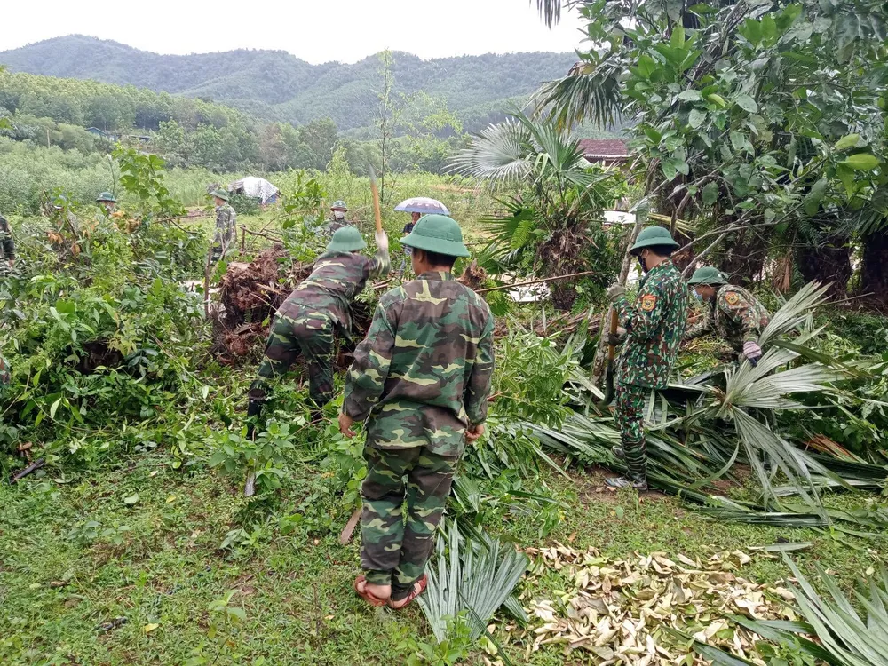 Hà Tĩnh: Lốc xoáy và mưa đá gây thiệt hại nặng ở xã miền núi ảnh 15