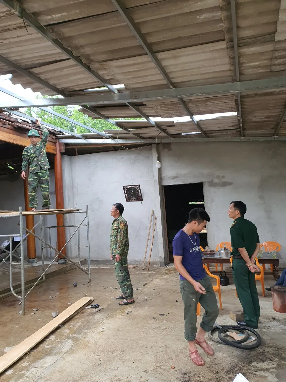 Hà Tĩnh: Lốc xoáy và mưa đá gây thiệt hại nặng ở xã miền núi ảnh 10