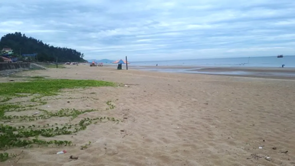 Một góc biển thị trấn Thiên Cầm (huyện Cẩm Xuyên, tỉnh Hà Tĩnh)