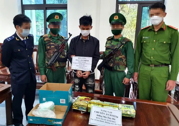 Hà Tĩnh: Tử hình 2 bị cáo vận chuyển gần 4kg ma túy đá ảnh 1