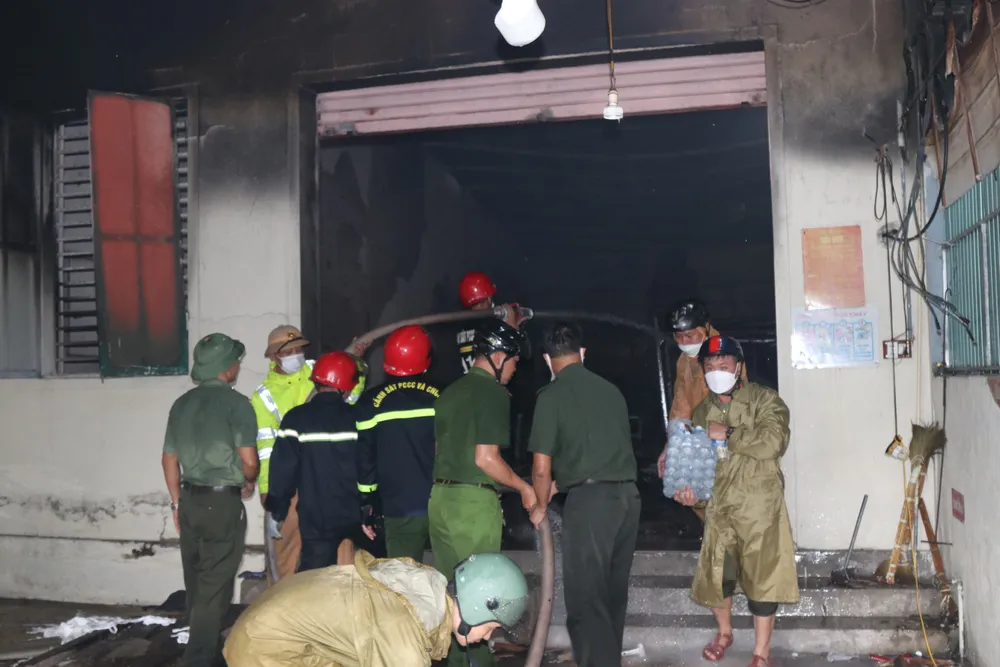 Cháy tại xưởng gia công vải tại Hà Tĩnh, nhiều tài sản bị thiêu rụi ảnh 3