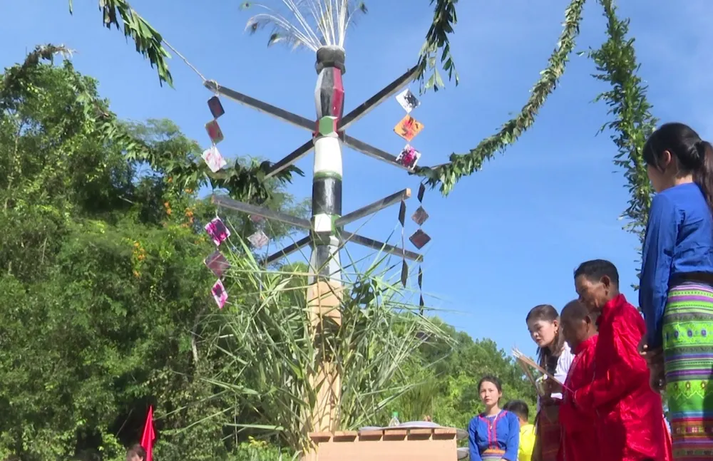 Bà con dân tộc Chứt vui đón Tết Lấp lỗ ảnh 1