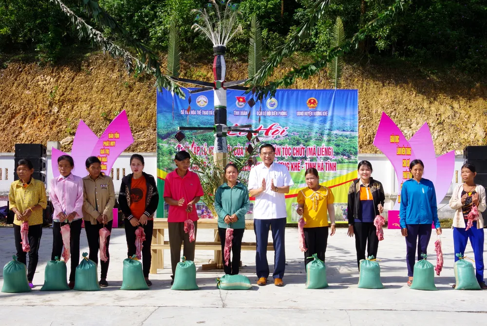 Bà con dân tộc Chứt vui đón Tết Lấp lỗ ảnh 15