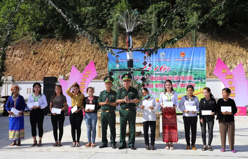 Bà con dân tộc Chứt vui đón Tết Lấp lỗ ảnh 2