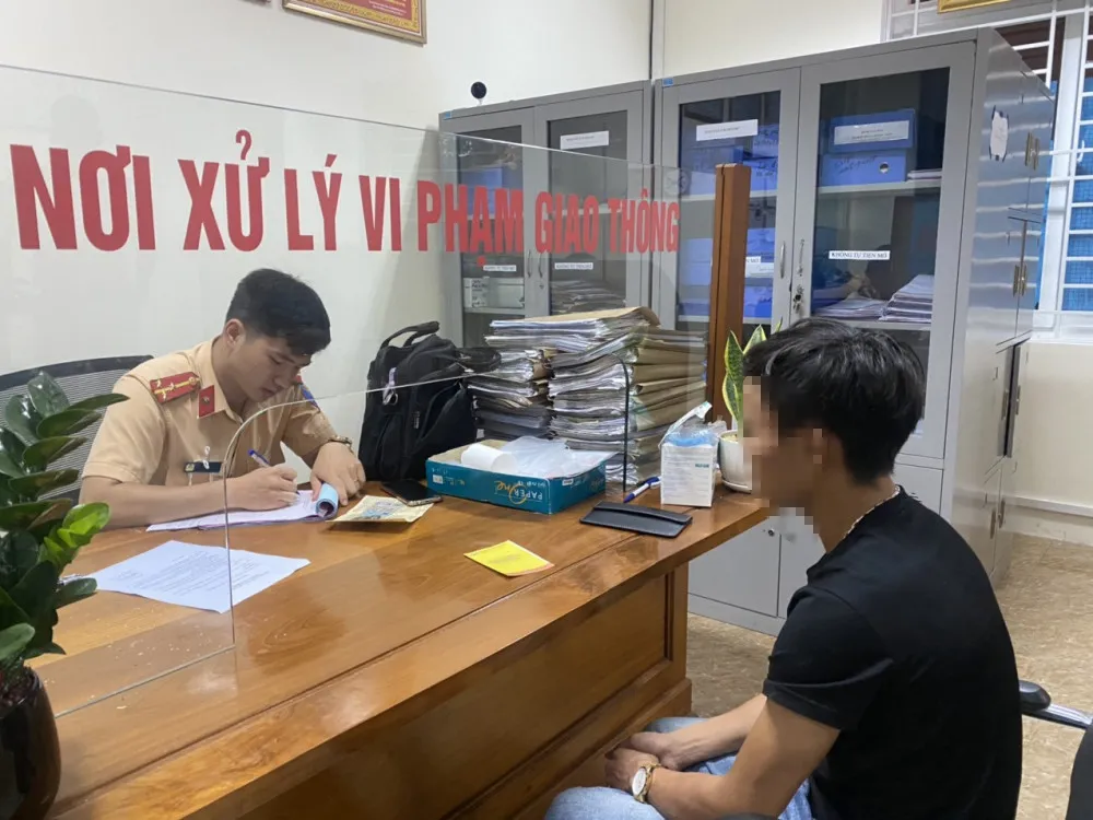 Hà Tĩnh: Xử lý chủ phương tiện ô tô gắn biển số giả “ngũ quý 9” ảnh 1