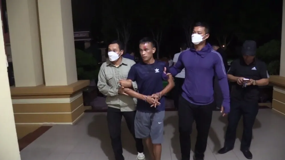 Bắt đối tượng thuê taxi vận chuyển 10kg ma túy đá ảnh 1