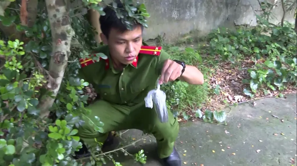 Hà Tĩnh: Khởi tố, tạm giam 3 đối tượng tàng trữ, sử dụng vũ khí “nóng” giải quyết mâu thuẫn ảnh 9