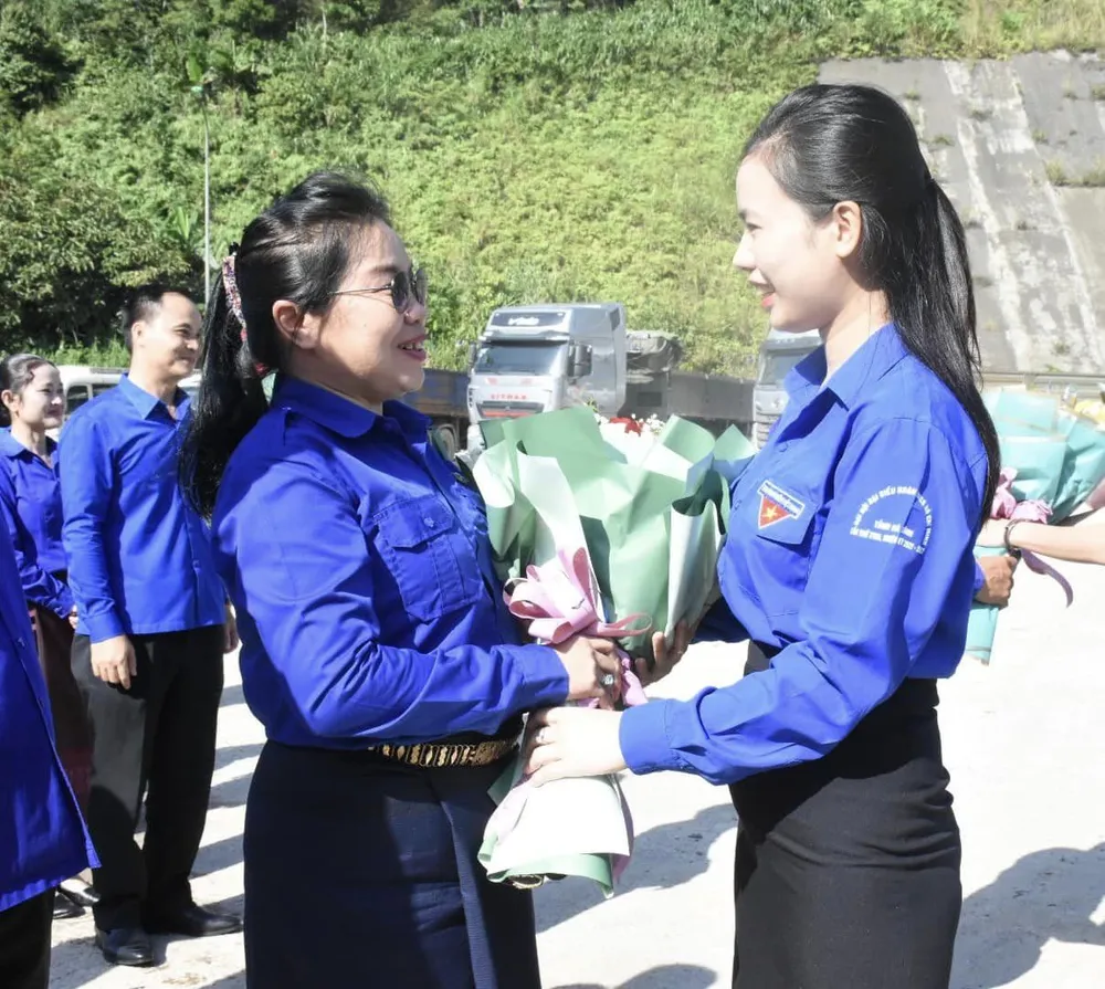 Đoàn đại biểu Lào tham dự chương trình Gặp gỡ hữu nghị thanh niên Việt Nam - Lào ảnh 12