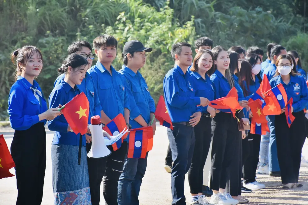 Đoàn đại biểu Lào tham dự chương trình Gặp gỡ hữu nghị thanh niên Việt Nam - Lào ảnh 5