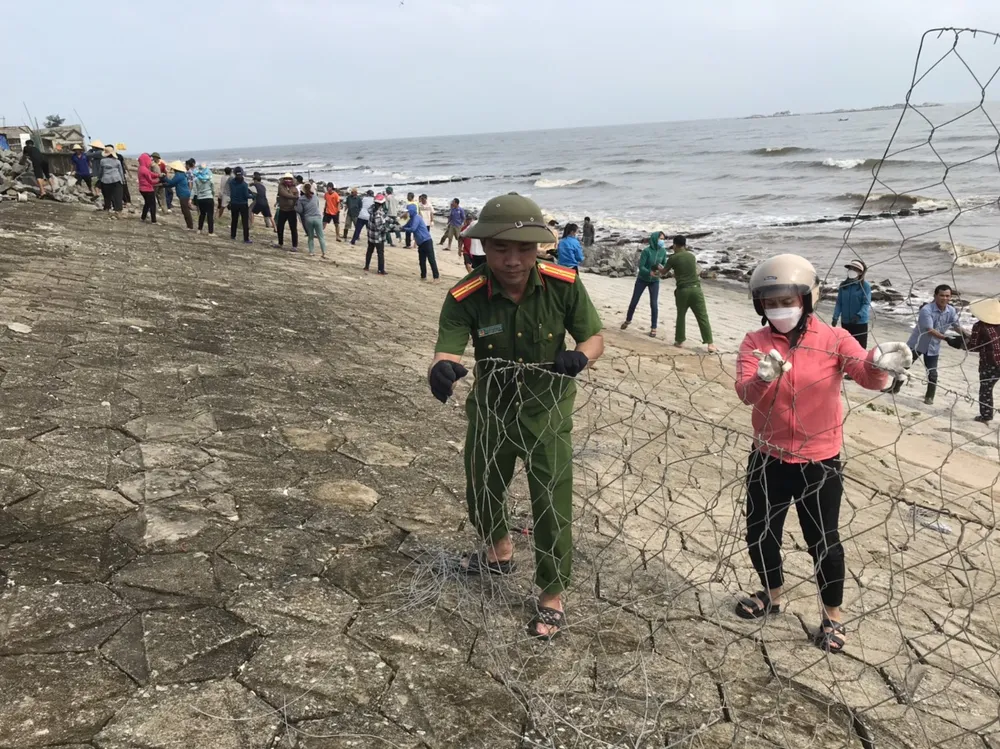 Bão số 4 có xu hướng mạnh thêm trong 24 giờ tới ảnh 7