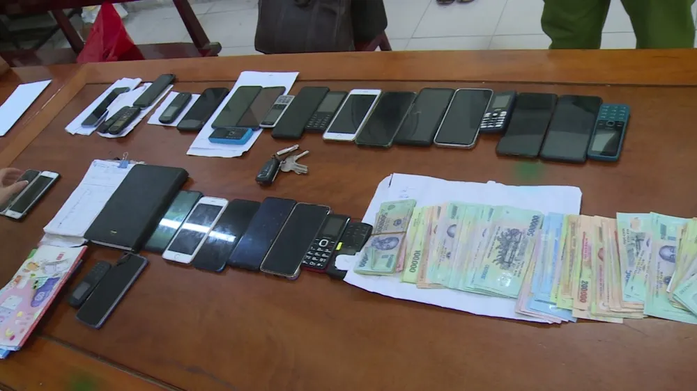Hà Tĩnh: Triệt xoá 3 đường dây lô đề, thu giữ hơn 550 triệu đồng ảnh 6