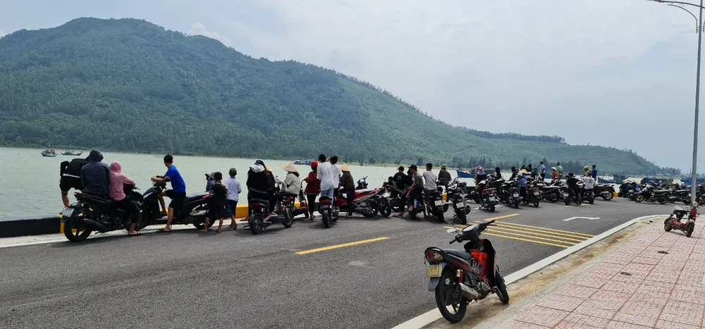 Hà Tĩnh: Tìm thấy thi thể cháu bé 5 tuổi bị rơi xuống sông Quyền ảnh 2