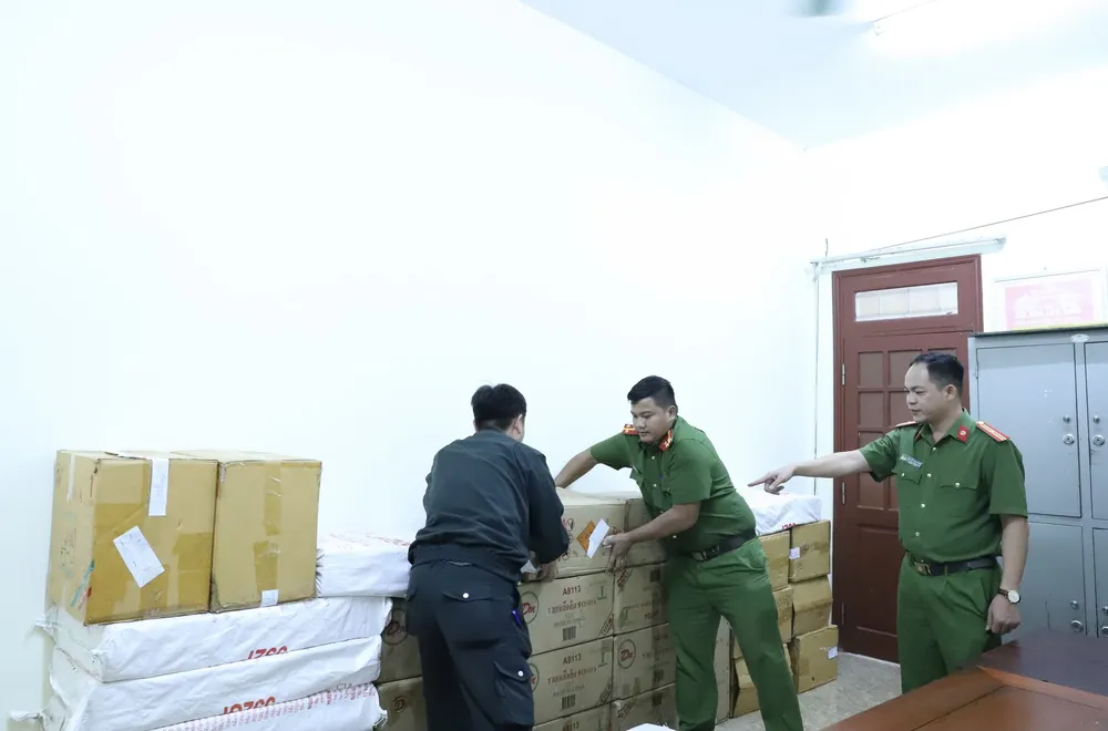Giấu hơn 800kg pháo trong phòng ngủ ảnh 4