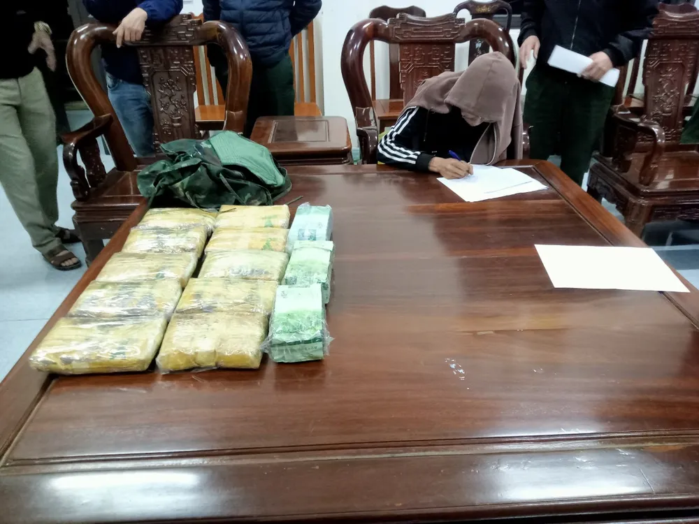 Bắt giữ 2 đối tượng, thu 60.000 viên ma túy tổng hợp, 3kg ketamin ảnh 1