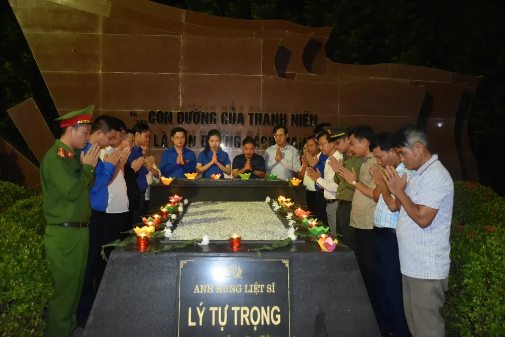 Tuổi trẻ Hà Tĩnh tưởng niệm 91 năm ngày hy sinh của Anh hùng liệt sĩ Lý Tự Trọng ảnh 1