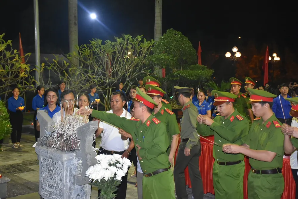 Tuổi trẻ Hà Tĩnh tưởng niệm 91 năm ngày hy sinh của Anh hùng liệt sĩ Lý Tự Trọng ảnh 6