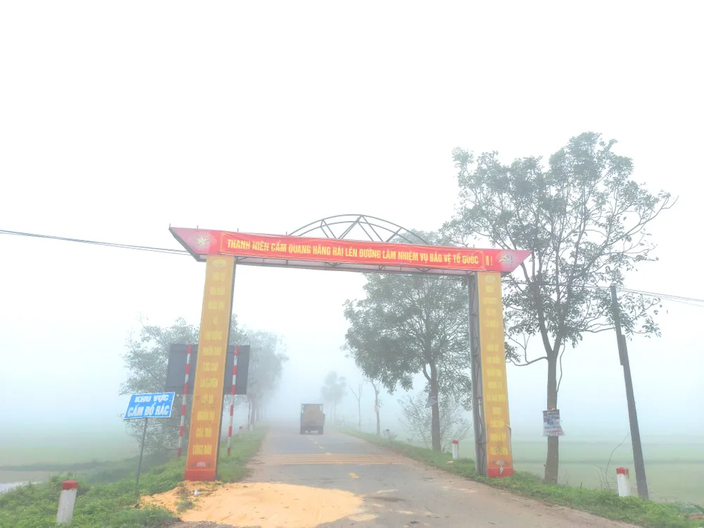 Sương mù phủ kín khu vực nông thôn ở Hà Tĩnh