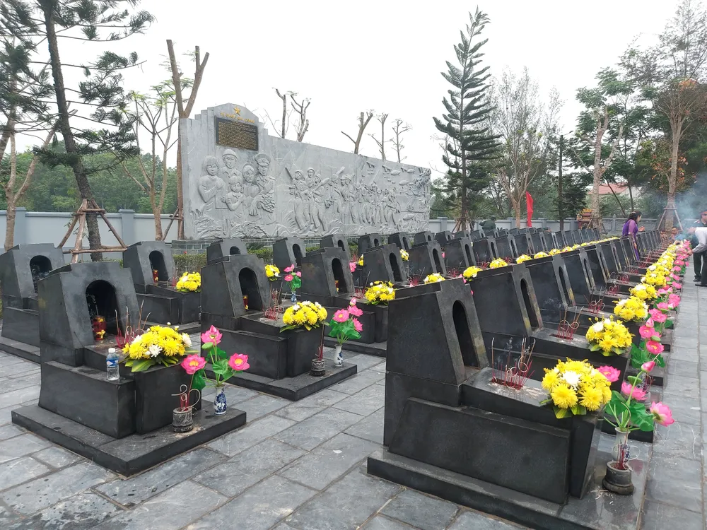 Khu mộ tại Khu di tích lịch sử Cầu Nhe Khu mộ tại Khu di tích lịch sử Cầu Nhe