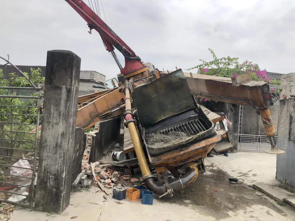 Hiện trường xe bơm bê tông