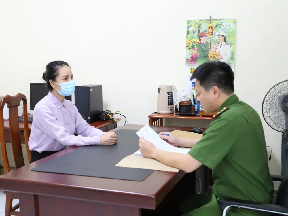 Cơ quan điều tra làm việc với đối tượng Trần Thị Châu Giang Cơ quan điều tra làm việc với đối tượng Trần Thị Châu Giang