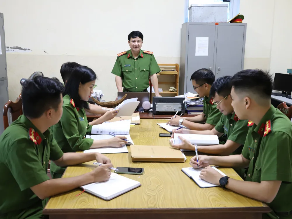 Cơ quan điều tra triển khai công tác đấu tranh. Ảnh: Công an Hà Tĩnh Cơ quan điều tra triển khai công tác đấu tranh. Ảnh: Công an Hà Tĩnh