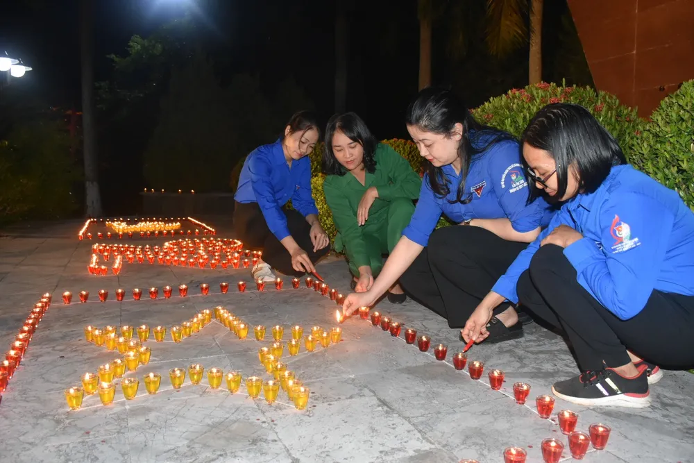 Lễ thắp nến tri ân Lễ thắp nến tri ân