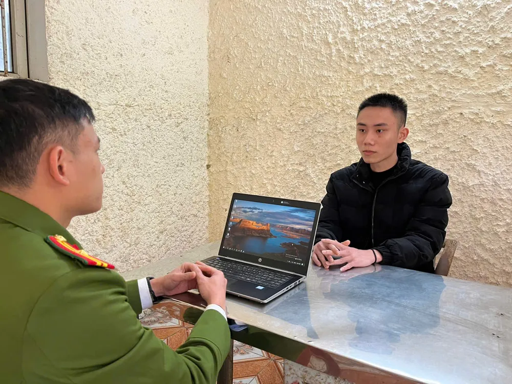 Bùi Quang Minh, giữ vai trò là Thầy Giết trong mắt xích lừa đảo làm nhiệm vụ Tiktok, đối tượng này quyết định chặn và chiếm đoạt tiền của nạn nhân.jpg