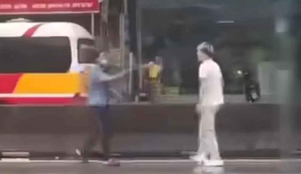 Thời điểm xảy ra sự việc. Ảnh cắt từ clip 