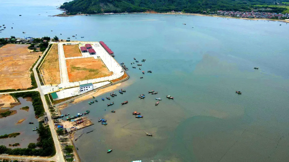 Cảng cá Cửa Nhượng tại xã Thiên Cầm, tỉnh Hà Tĩnh