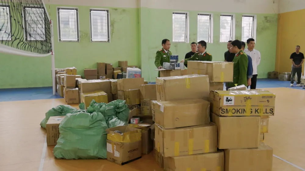 50.000 sản phẩm thuốc lá điện tử bị lực lượng chức năng thu giữ.jpg