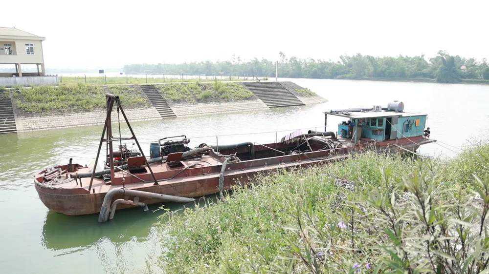 Phương tiện khai thác bị tạm giữ (1).jpg