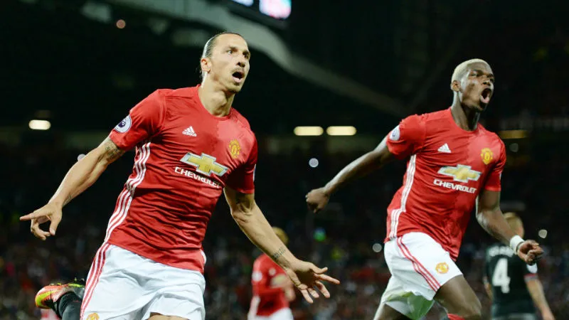 Zlatan Ibrahimovic (trái) và Paul Pogba cùng lúc trở lại là tin vui với Man.United. Ảnh: Getty Images 