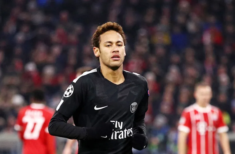 Chủ tịch Perez tiếp tục tung chiêu mời mọc Neymar. Ảnh: Getty Images 
