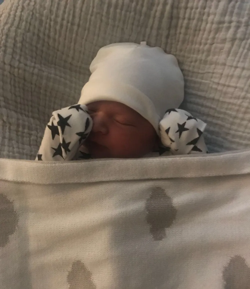 Chuyện của sao ngày 9-5: Sau khi hồi tỉnh, Sir Alex Ferguson đã nói câu gì đầu tiên? ảnh 2