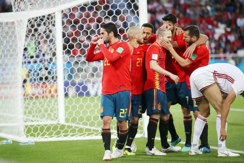 Hierro điểm thẳng mặt “hàng thủ cẩu thả” ảnh 1