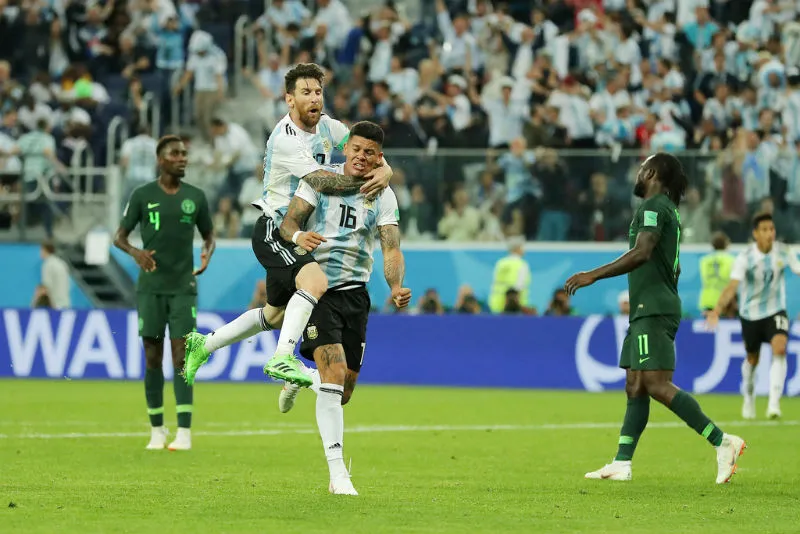 Messi trải lòng sau khi Argentina thoát hiểm phút cuối ảnh 1