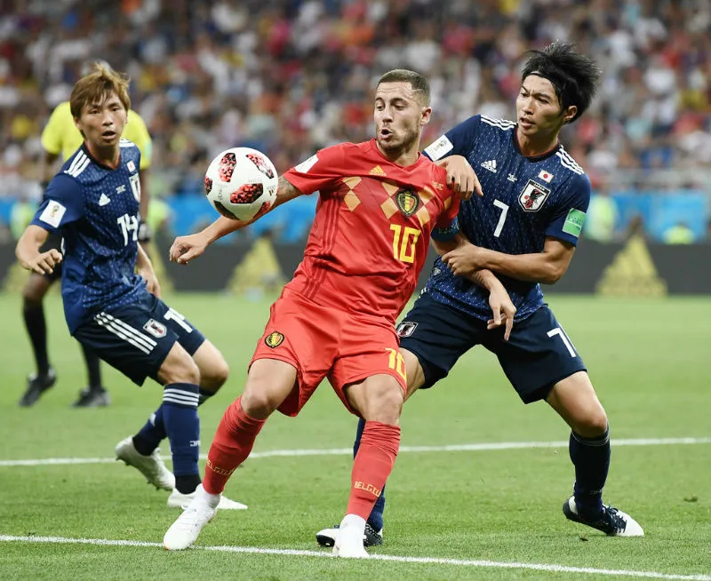 Dù hạn chế ngôi sao Eden Hazard (giữa) và ghi trước 2 bàn, nhưng Nhật Bản vẫn thua ngược đáng tiếc. Ảnh: Getty Images 