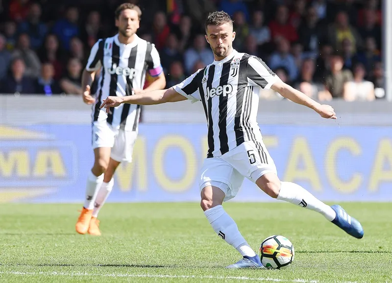 Barca gặp khúc mắc lớn nào trên trường chuyển nhượng? ảnh 1