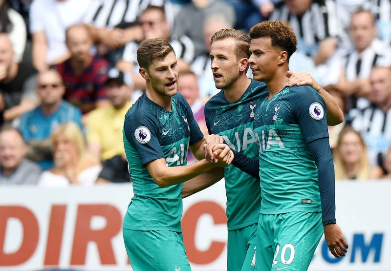 Dele Alli phải ăn mừng bàn thắng quyết định. Ảnh: Getty Images