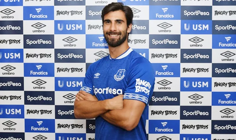 Gomes dù là người của Everton vẫn bị nhận những chỉ trích từ các culé.