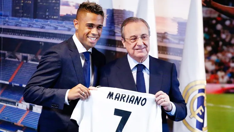 Mariano được trao chiếc áo số 7. Ảnh AS.