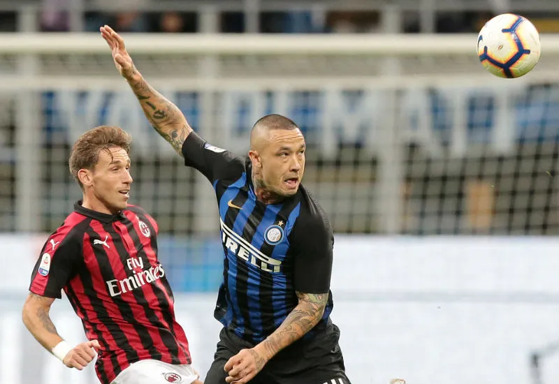 Mất Radja Nainggolan (phải) sẽ khiến năng lực phòng ngự giữa sân của Inter bị ảnh hưởng nghiêm trọng. Ảnh: Getty Images 