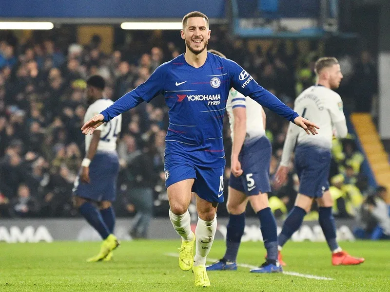 Eden Hazard mừng bàn thắng quan trọng trước Tottenham. Ảnh: Getty Images